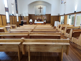 聖愛聖具社 SEIAI ―教会家具 宗教用品 長椅子 講壇 牧師ガウン 礼拝 